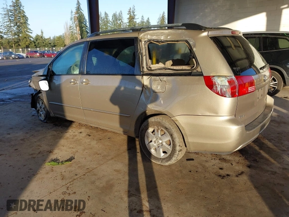 2004 Toyota Sienna CE with VIN 5TDZA23C44S097728, listed as a IAAI auction lot 41165780 with 130,553 mi miles. Bid and sale history available at carsss.com. Image 3.
