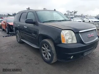 2008 GMC Yukon Denali with VIN 1GKEC63848J160460, listed as a IAAI auction lot 41512907 with 153,403 mi miles. Bid and sale history available at carsss.com. Image 1.