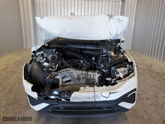 2022 Volkswagen Tiguan S with VIN 3VV1B7AX6NM112942, listed as a Copart auction lot 42647195 with 999,999 mi miles and Clean Title. Bid and sale history available at carsss.com. Image 5.