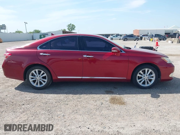 2012 Lexus ES 330 z VIN JTHBK1EG3C2483523, wystawiony jako IAAI lot #42259414 z przebiegiem 128 887 mil mil oraz . Historia ofert i sprzedaży dostępna na DreamBid. Obrazek 13.