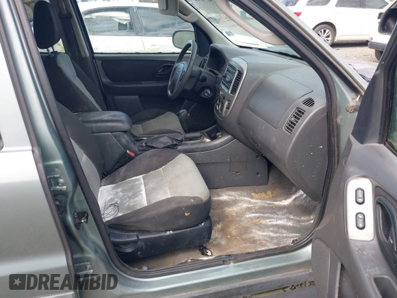 2005 Ford Escape XLT z VIN 1FMYU931X5KA69477, wystawiony jako IAAI lot #42576724 z przebiegiem 143 747 mil mil oraz . Historia ofert i sprzedaży dostępna na DreamBid. Obrazek 5.