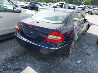 2006 Mercedes-Benz CLK-Class 3.5L with VIN WDBTJ56J56F199770, listed as a IAAI auction lot 42009746 with 110,410 mi miles. Bid and sale history available at carsss.com. Image 4.