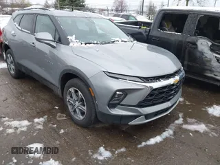 2024 Chevrolet Blazer LT z VIN 3GNKBCR4XRS162094, wystawiony jako IAAI lot #42007044 z przebiegiem 23 421 mil mil oraz . Historia ofert i sprzedaży dostępna na DreamBid. Obrazek 1.