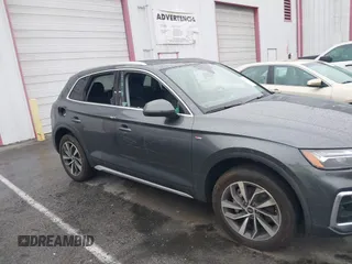 2023 Audi Q5 S line Premium Plus z VIN WA1EAAFY7P2178566, wystawiony jako IAAI lot #41734994 z przebiegiem Nie podano mil oraz . Historia ofert i sprzedaży dostępna na DreamBid. Obrazek 6.
