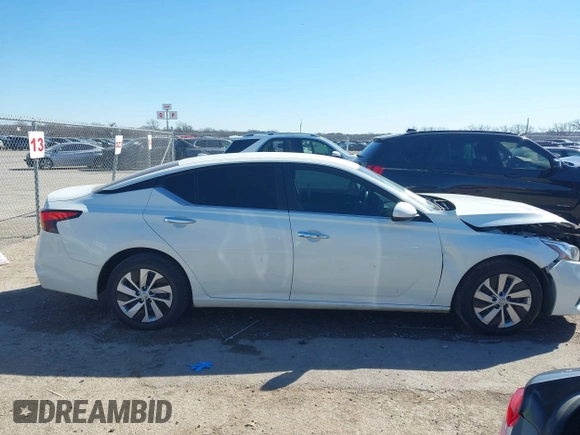 2020 Nissan Altima S with VIN 1N4BL4BV8LC131735, listed as a IAAI auction lot 41657382 with 121,267 mi miles and . Bid and sale history available at carsss.com. Image 13.