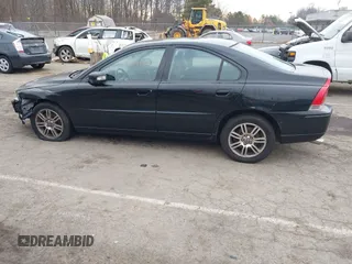 2009 Volvo S60 2.5T with VIN YV1RH592692723722, listed as a IAAI auction lot 41302600 with 126,027 mi miles. Bid and sale history available at carsss.com. Image 15.