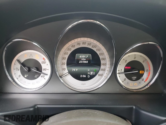 2015 Mercedes-Benz GLK 250 with VIN WDCGG0EB5FG406130, listed as a Copart auction lot 60656803 with 227,265 mi miles and . Bid and sale history available at DreamBid. Image 9.