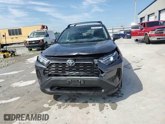 2022 Toyota RAV4 XLE z VIN 2T3P1RFV2NC277952, wystawiony jako Copart lot #61972445 z przebiegiem 46 798 mil mil oraz Szkoda całkowita • Salvage title. Historia ofert i sprzedaży dostępna na DreamBid. Obrazek 13.