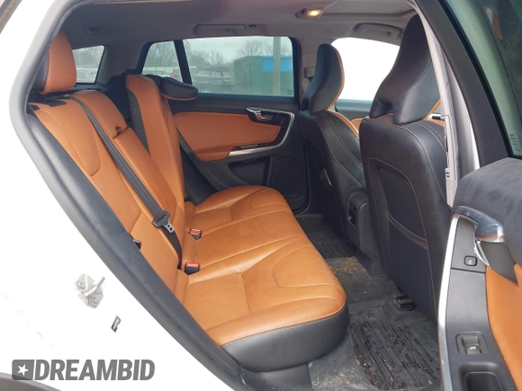 2015 Volvo V60 Cross Country T5 with VIN YV4612HK7F1001607, listed as a IAAI auction lot 41216339 with 138,069 mi miles. Bid and sale history available at carsss.com. Image 8.