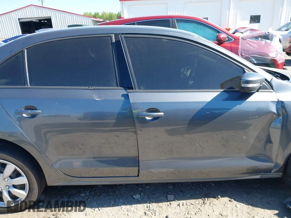 2011 Volkswagen Jetta SE с VIN 3VWDZ7AJ1BM371446, выставлен на аукционе IAAI как лот 42051315 с пробегом 129 529 миль миль и . История ставок и продаж доступна на DreamBid. Изображение 14.