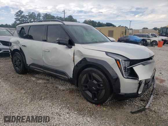 2024 Kia EV9 GT-Line with VIN KNDAEFS54R6035698, listed as a Copart auction lot 74137964 with 2,657 mi miles and Salvage Title. Bid and sale history available at carsss.com. Image 4.