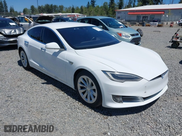 2016 Tesla Model S 90D z VIN 5YJSA1E29GF160332, wystawiony jako IAAI lot #42593749 z przebiegiem 92 702 mil mil oraz . Historia ofert i sprzedaży dostępna na DreamBid. Obrazek 1.