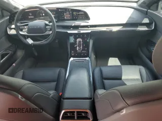 2023 Lucid Air Pure z VIN 50EA1PFA6PA006492, wystawiony jako Copart lot #50645735 z przebiegiem 37 169 mil mil oraz Szkody całkowita. Historia ofert i sprzedaży dostępna na DreamBid. Obrazek 8.