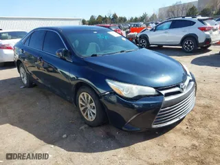 2015 Toyota Camry XLE with VIN 4T1BF1FK6FU936014, listed as a IAAI auction lot 41779831 with 152,421 mi miles. Bid and sale history available at carsss.com. Image 1.