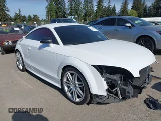 2009 Audi TTS Prestige z VIN TRUUF38J591015864, wystawiony jako IAAI lot #42228008 z przebiegiem 102 682 mil mil oraz . Historia ofert i sprzedaży dostępna na DreamBid. Obrazek 1.