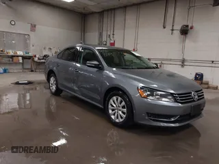 2015 Volkswagen Passat Limited Edition Edition z VIN 1VWAT7A39FC040496, wystawiony jako IAAI lot #42018503 z przebiegiem 191 479 mil mil oraz . Historia ofert i sprzedaży dostępna na DreamBid. Obrazek 1.