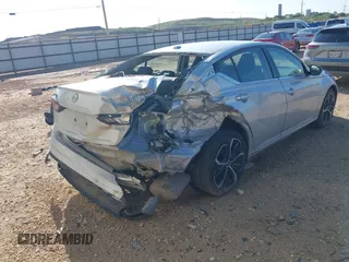 2024 Nissan Altima SR z VIN 1N4BL4CVXRN369436, wystawiony jako IAAI lot #42301286 z przebiegiem 33 650 mil mil oraz . Historia ofert i sprzedaży dostępna na DreamBid. Obrazek 6.