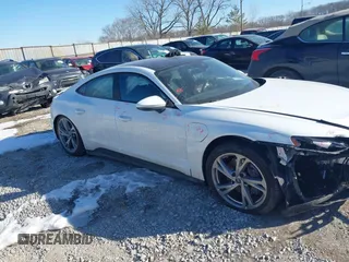 2024 Audi e-tron GT Premium Plus z VIN WAUFJBFW6R7004635, wystawiony jako IAAI lot #41409251 z przebiegiem 7718 mil mil oraz . Historia ofert i sprzedaży dostępna na DreamBid. Obrazek 13.