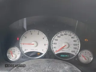 2004 Jeep Liberty Limited z VIN 1J4GL58K54W118633, wystawiony jako IAAI lot #42334543 z przebiegiem 206 491 mil mil oraz . Historia ofert i sprzedaży dostępna na DreamBid. Obrazek 7.