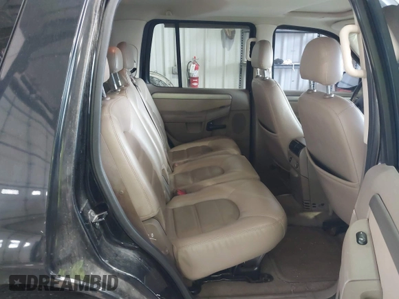 2004 Ford Explorer XLT z VIN 1FMZU73W04ZA05426, wystawiony jako IAAI lot #41844928 z przebiegiem 270 311 mil mil oraz . Historia ofert i sprzedaży dostępna na DreamBid. Obrazek 8.