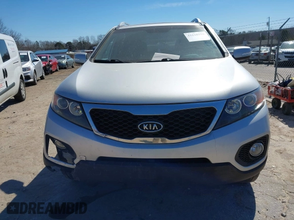 2013 Kia Sorento EX with VIN 5XYKU4A24DG390573, listed as a IAAI auction lot 41628998 with 137,145 mi miles and . Bid and sale history available at carsss.com. Image 12.