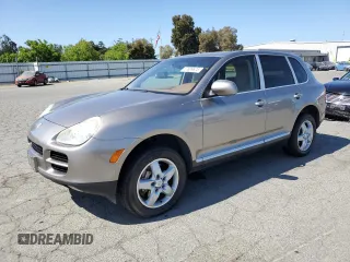 2004 Porsche Cayenne S z VIN WP1AB29P14LA66652, wystawiony jako Copart lot #57899675 z przebiegiem 148 932 mil mil oraz Tytuł czysty. Historia ofert i sprzedaży dostępna na DreamBid. Obrazek 1.