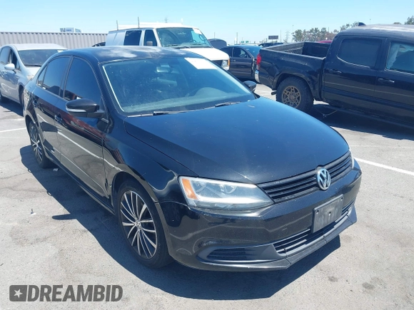 2011 Volkswagen Jetta SE with VIN 3VWDZ7AJ0BM372281, listed as a IAAI auction lot 42637020 with 194,195 mi miles and . Bid and sale history available at DreamBid. Image 6.