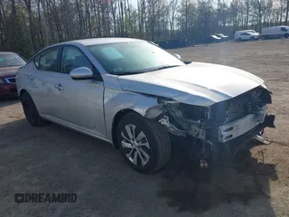 2019 Nissan Altima S with VIN 1N4BL4BV8KC105411, listed as a IAAI auction lot 42059019 with 25,956 mi miles and . Bid and sale history available at carsss.com. Image 1.