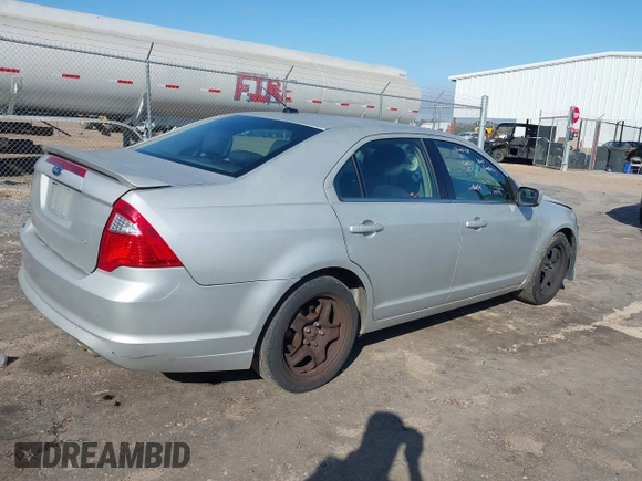 2011 Ford Fusion SE with VIN 3FAHP0HA8BR210821, listed as a IAAI auction lot 41418666 with 205,977 mi miles. Bid and sale history available at carsss.com. Image 4.