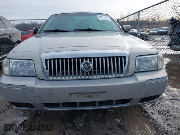 2009 Mercury Grand Marquis LS with VIN 2MEHM75V59X619114, listed as a IAAI auction lot 41685732 with 177,484 mi miles and . Bid and sale history available at DreamBid. Image 12.