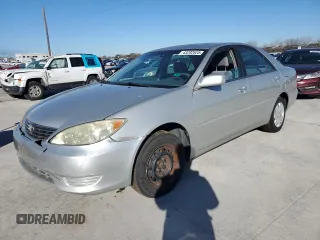 2006 Toyota Camry STD z VIN 4T1BE32K66U702055, wystawiony jako Copart lot #43292525 z przebiegiem 200 712 mil mil oraz Czysty tytuł • Clean title. Historia ofert i sprzedaży dostępna na DreamBid. Obrazek 1.
