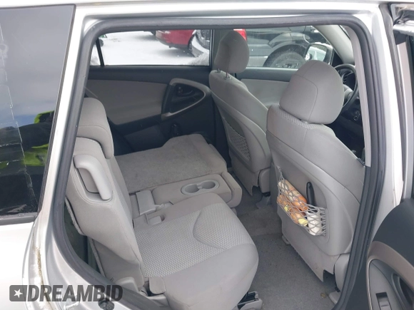 2006 Toyota RAV4 Limited with VIN JTMBK31V065012644, listed as a IAAI auction lot 41164316 with 215,149 mi miles. Bid and sale history available at carsss.com. Image 8.
