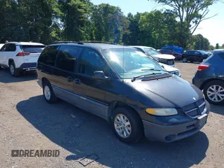 2000 Dodge Grand Caravan z VIN 1B4GP54G1YB559651, wystawiony jako IAAI lot #40251476 z przebiegiem 145 034 mil mil oraz . Historia ofert i sprzedaży dostępna na DreamBid. Obrazek 1.