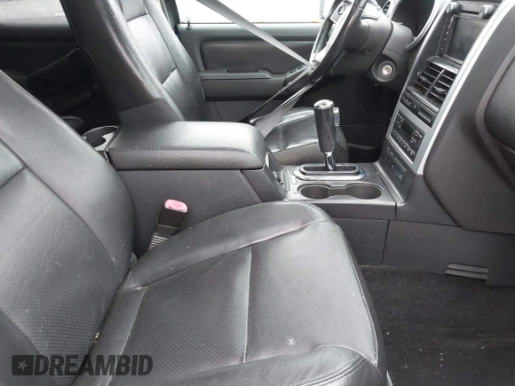 2010 Mercury Mountaineer Premier with VIN 4M2EN4JE4AUJ00325, listed as a IAAI auction lot 41604775 with 999,999 mi miles. Bid and sale history available at carsss.com. Image 5.