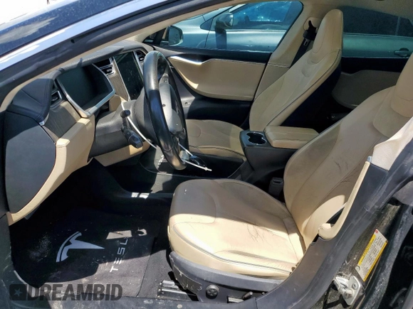 2013 Tesla Model S Performance z VIN 5YJSA1CP2DFP13199, wystawiony jako Copart lot #63225055 z przebiegiem Nie podano mil oraz Czysty tytuł • Clean title. Historia ofert i sprzedaży dostępna na DreamBid. Obrazek 7.