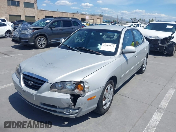 2004 Hyundai Elantra GLS z VIN KMHDN46D74U781436, wystawiony jako IAAI lot #42260519 z przebiegiem 132 943 mil mil oraz . Historia ofert i sprzedaży dostępna na DreamBid. Obrazek 6.