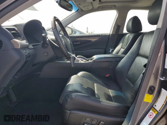 2016 Lexus LS 460 with VIN JTHBL5EF7G5140276, listed as a Copart auction lot 61060735 with 29,768 mi miles and Salvage title. Bid and sale history available at DreamBid. Image 7.
