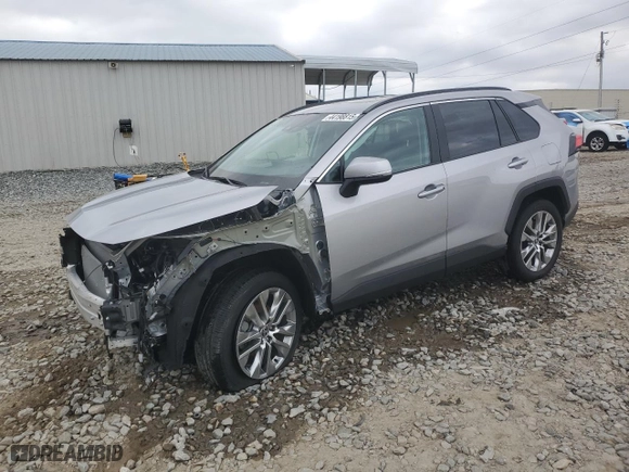 2022 Toyota RAV4 XLE Premium with VIN 2T3C1RFV1NC191630, listed as a Copart auction lot 44198815 with 10,699 mi miles and Salvage Title. Bid and sale history available at carsss.com. Image 1.