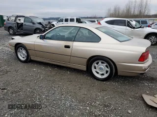 1995 BMW 8 Series z VIN WBAEF6328SCC89764, wystawiony jako Copart lot #82695124 z przebiegiem 94 177 mil mil oraz Czysty tytuł • Clean title. Historia ofert i sprzedaży dostępna na DreamBid. Obrazek 2.