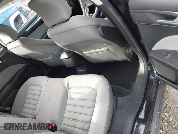 2015 Ford Fusion S Hybrid with VIN 3FA6P0UU8FR283233, listed as a IAAI auction lot 41501282 with 190,809 mi miles. Bid and sale history available at carsss.com. Image 8.