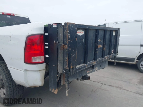2014 Ram 2500 Tradesman with VIN 3C6UR5HL1EG296109, listed as a IAAI auction lot 41915810 with 208,264 mi miles. Bid and sale history available at carsss.com. Image 17.