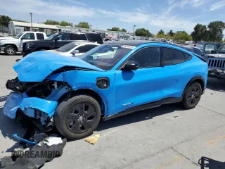 2022 Ford Mustang Mach-E California Route 1 z VIN 3FMTK2R73NMA24358, wystawiony jako Copart lot #65059814 z przebiegiem 32 803 mil mil oraz Szkoda całkowita • Salvage title. Historia ofert i sprzedaży dostępna na DreamBid. Obrazek 1.