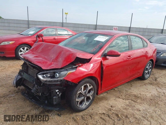 2019 Kia Forte LXS z VIN 3KPF24AD2KE072499, wystawiony jako IAAI lot #42172434 z przebiegiem 111 881 mil mil oraz . Historia ofert i sprzedaży dostępna na DreamBid. Obrazek 17.