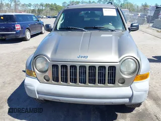 2006 Jeep Liberty Sport with VIN 1J4GL48556W104853, listed as a IAAI auction lot 41715122 with 185,465 mi miles and . Bid and sale history available at carsss.com. Image 6.