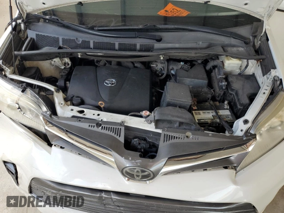 2018 Toyota Sienna XLE Auto Access Seat with VIN 5TDYZ3DC1JS934925, listed as a Copart auction lot 60167375 with 103,859 mi miles and Salvage title. Bid and sale history available at DreamBid. Image 12.