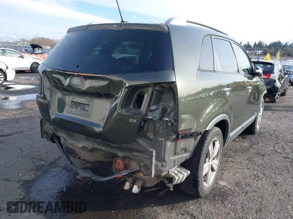 2012 Kia Sorento EX with VIN 5XYKUCA68CG275924, listed as a IAAI auction lot 41623363 with 173,078 mi miles. Bid and sale history available at carsss.com. Image 4.
