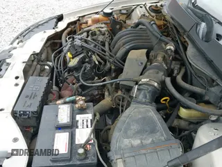 2001 Ford Taurus SE z VIN 1FAFP53261G220970, wystawiony jako IAAI lot #43290120 z przebiegiem 244 020 mil mil oraz . Historia ofert i sprzedaży dostępna na DreamBid. Obrazek 12.