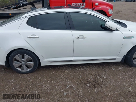 2016 Kia Optima EX z VIN KNAGN4AD4G5099411, wystawiony jako IAAI lot #41927695 z przebiegiem 124 200 mil mil oraz . Historia ofert i sprzedaży dostępna na DreamBid. Obrazek 13.