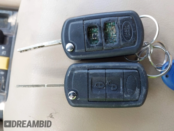 2008 Land Rover LR3 SE with VIN SALAE25418A442510, listed as a IAAI auction lot 41779200 with Not provided miles and . Bid and sale history available at DreamBid. Image 11.