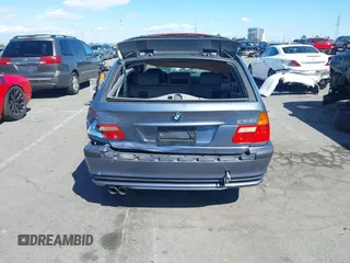 2003 BMW 3 Series 325i with VIN WBAEN33443PC11690, listed as a IAAI auction lot 41939082 with 159,123 mi miles. Bid and sale history available at carsss.com. Image 16.